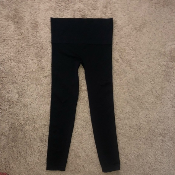 SPANX Look At Me Now Seamless Leggings Size Large - Picture 8 of 10